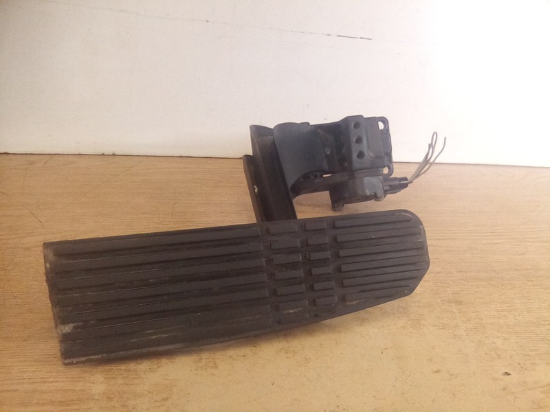 Freightliner Columbia A01-29036-000 Throttle Pedal