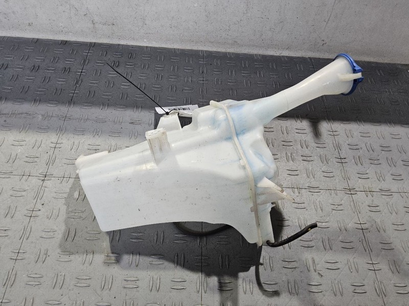 Wash Reservoir Sedan Fits 14-16 ELANTRA 3600590