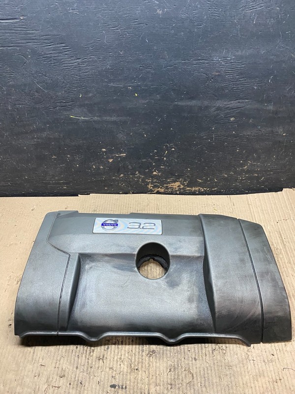 2007 to 2014 Volvo XC90 OEM 3.2L Upper Top Engine Motor Dust Cover Oem v4082 DG