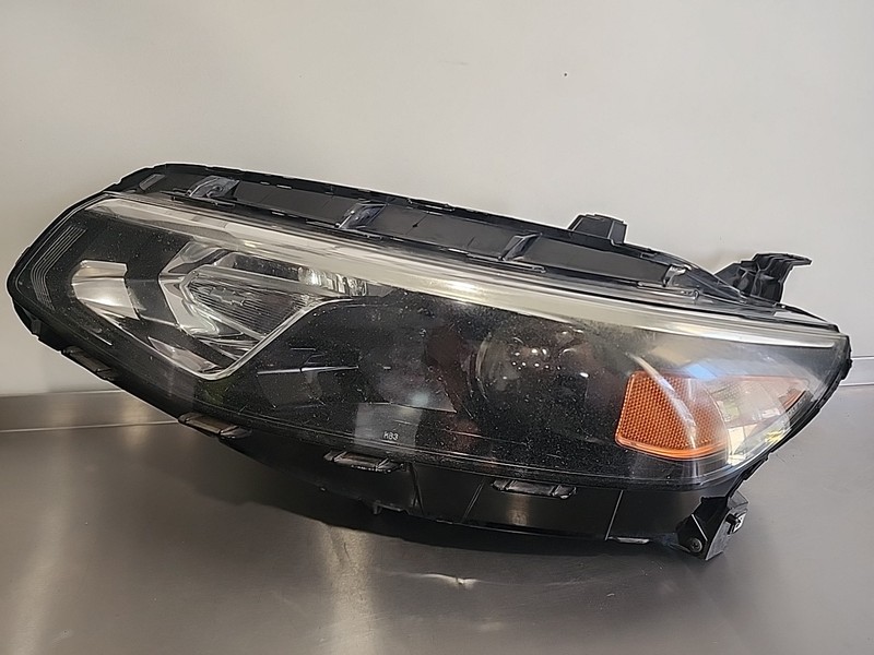 2016-2018 CHEVROLET MALIBU LEFT DRIVER SIDE HEADLIGHT OEM ASSEMBLY 84217584 LH