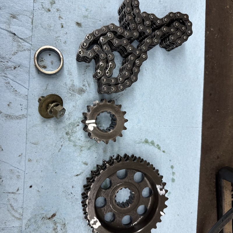 1980 Yamaha SRX 440 Vintage Snowmobile Racing Sled Chain Case Sprockets Chain