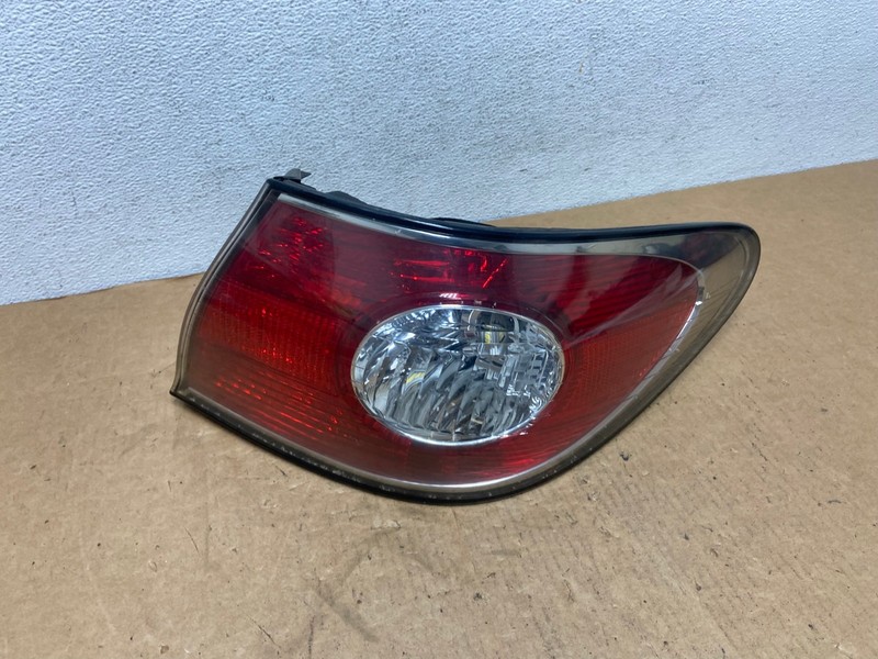 2002 to 2004 Lexus ES300 ES330 Right Passenger Side Tail Light OEM AD4757 LK