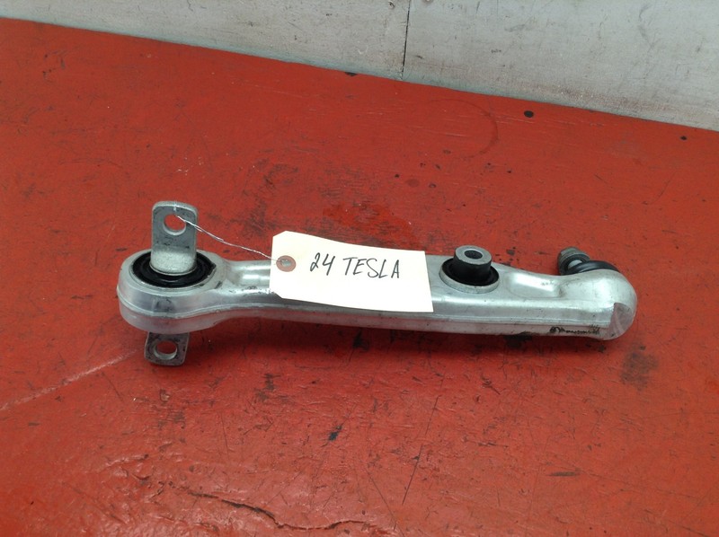 20-24 TESLA MODEL Y PERFORMANCE AWD FRONT LEFT / RIGHT LOWER CONTROL ARM OEM