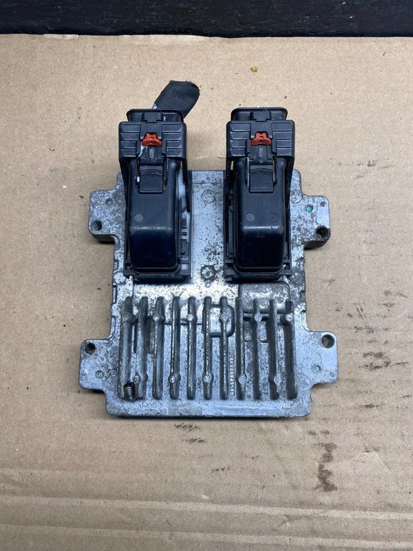 2010 to 2013 Chevrolet Silverado Yukon Engine Control Module ECM ECU AE2096 DW