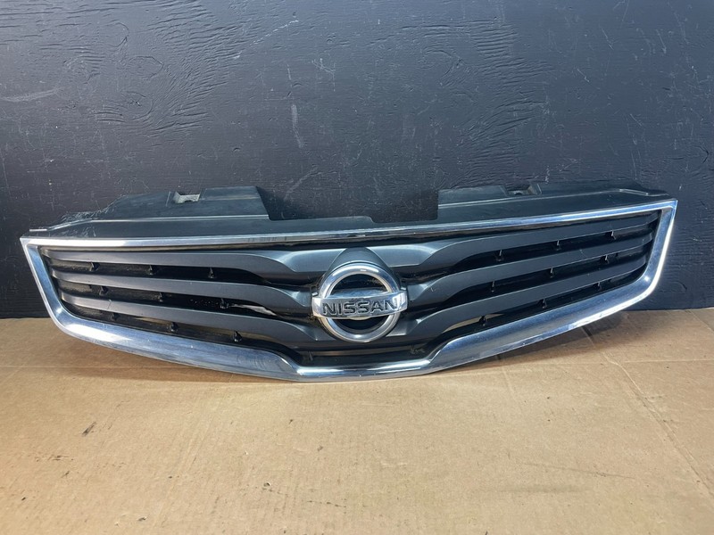 2010 to 2012 Nissan Sentra Front Upper Grill Grille OEM AC5075 DG