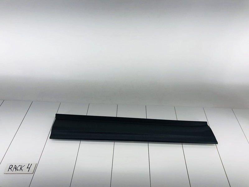 18-23 CHEVROLET EQUINOX FRONT LEFT DRIVER SIDE DOOR LOWER MOLDING COVER OEM