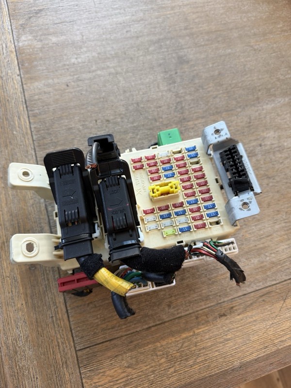 2012-2014 Hyundai Accent Interior Cabin Fuse Box Relay Junction 91950-1R541