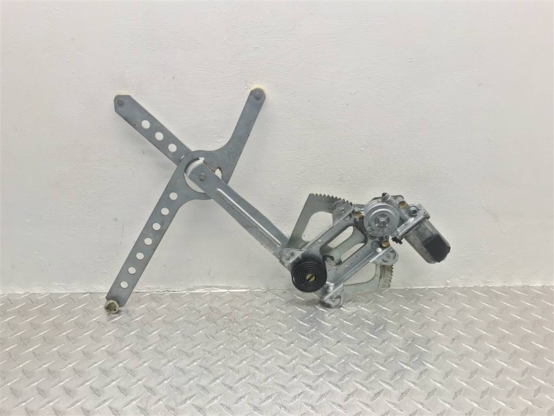 1995-1999 SUBURBAN 1500 2500 FRONT PASSENGER RIGHT WINDOW REGULATOR MOTOR OEM