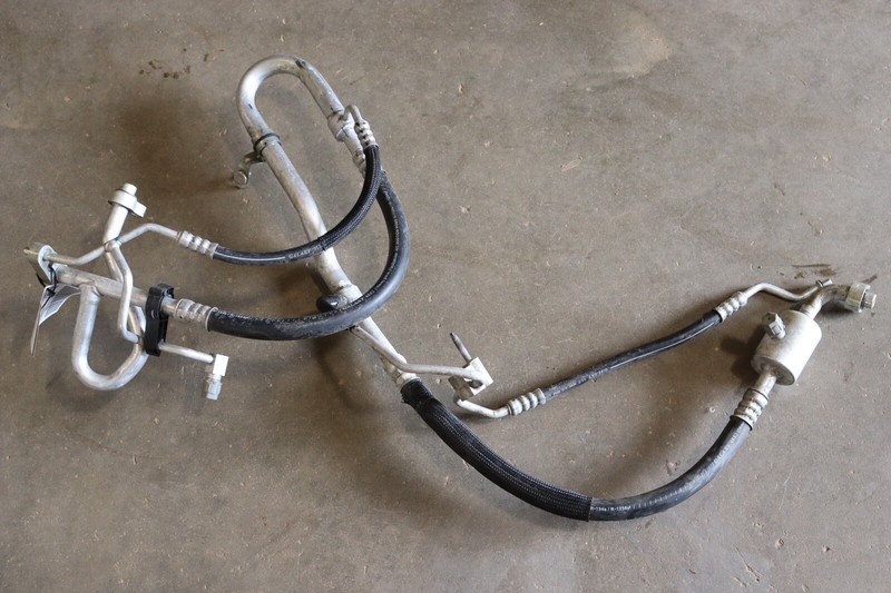 2017-2020 CHEVY TAHOE A/C AIR CONDITIONER SUCITON LINE HOSE PIPE OEM