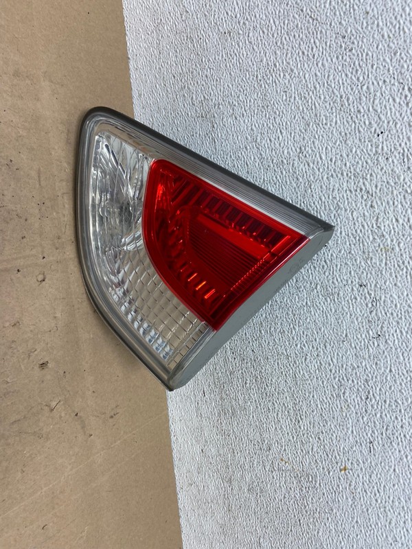 2013 to 2016 Nissan Pathfinder Right Passenger Inner Tail light Oem AE6560 LK