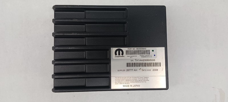 2018 JEEP WRANGLER radio amplifier VIN X 6th digit 68259558AD OEM 18-22