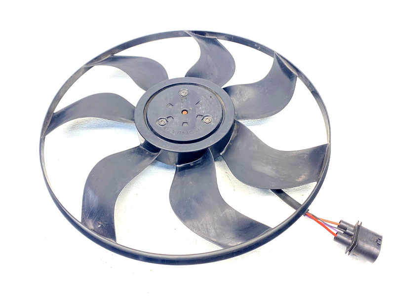 15-18 MERCEDES C300 W205 ENGINE MOTOR RADIATOR COOLING FAN OEM A0.49