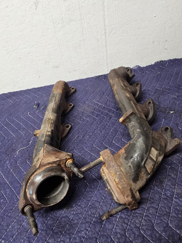 2003 E350 Exhaust Manifold Set