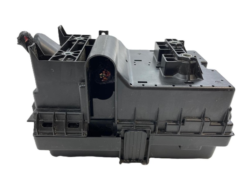 2020-2021 Chrysler Pacifica Engine Fuse Relay Junction Box Complete With Lid OEM