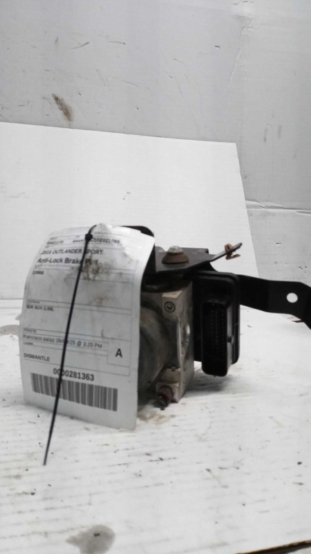 2015 Mitsubishi Outlander Sport ABS Hydraulic Assembly OEM 4670A967 80K Miles