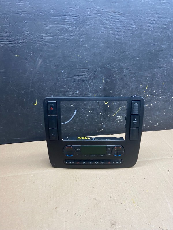 2004 to 2007 Ford Freestyle Monterey Climate Control Radio Bezel Trim T9231 DG
