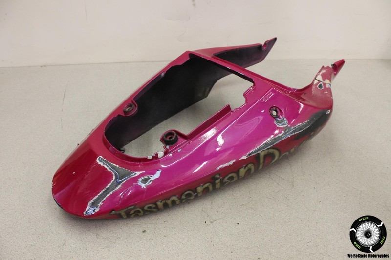 2000 Suzuki GSXR750 CENTER REAR BACK TAIL FAIRING COWL PLASTIC GSXR 750 00