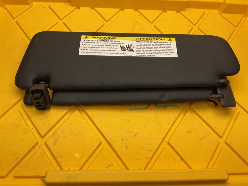 2011 - 2014 Porsche Cayenne Sun Visor Front Right Passenger Side OEM