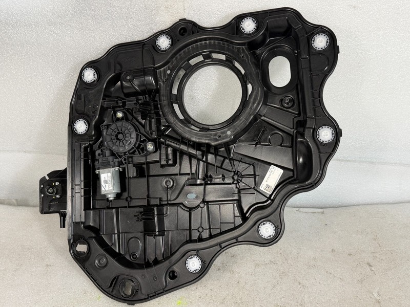 FORD BRONCO SPORT 2021-2025 REAR LEFT SIDE DOOR WINDOW REGULATOR /W MOTOR
