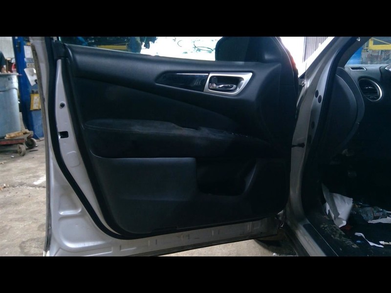 2015 PATHFINDER Driver Left Front Door Trim Panel 1605539