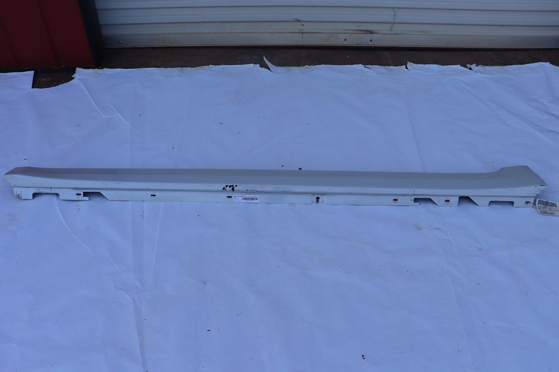 2017-2022 BMW 540I G30 LEFT DRIVER SIDE ROCKER PANEL MOLDING WHITE OEM