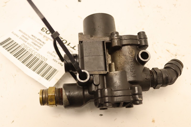 2017-2024 INTERNATIONAL LT625 ABS MODULATOR RELAY VALVE WABCO 4721950980 OEM