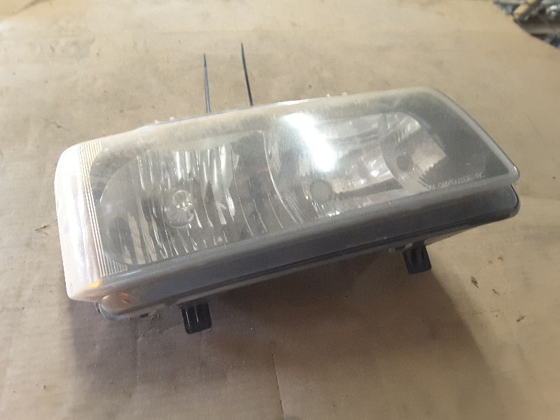 03 04 SILVERADO 1500 R. HEADLIGHT 95299