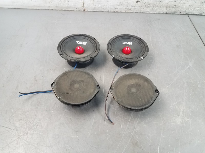 2001 Dodge Dakota R/T Speaker Set #88118 A7