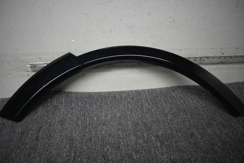 PORSCH UPPER WHEEL ARCH MOLDING FACTORY OEM