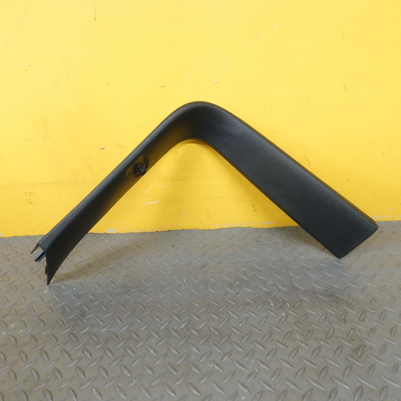 2019-2022 VOLVO XC40 REAR RIGHT SIDE LIFTGATE TRIM COVER PANEL OEM 31462092