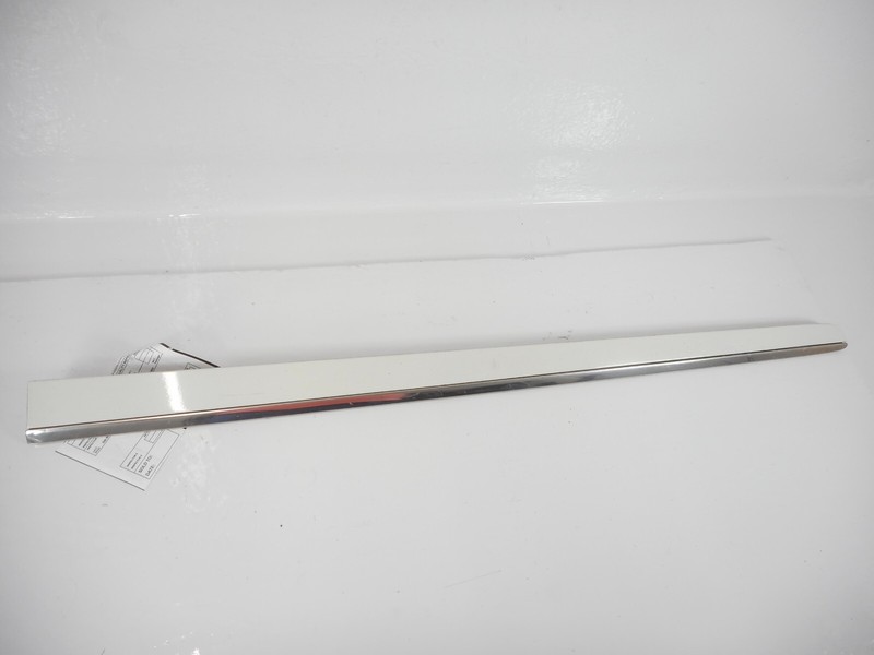 Mercedes-Benz GL450 Front Door Moulding Center Trim Driver Left OEM 2007-2012