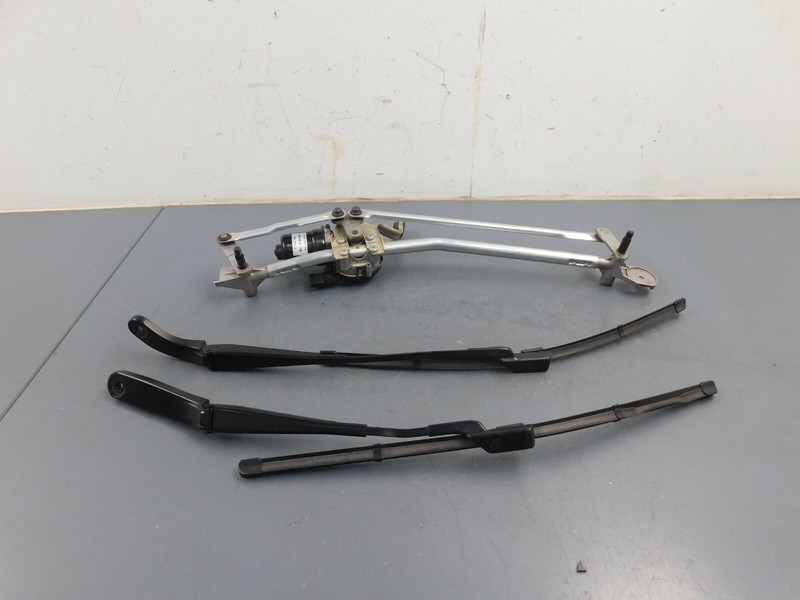 2020 21 Toyota Supra 3.0 GR Windshield Wiper Motor / Arms #6503 X1
