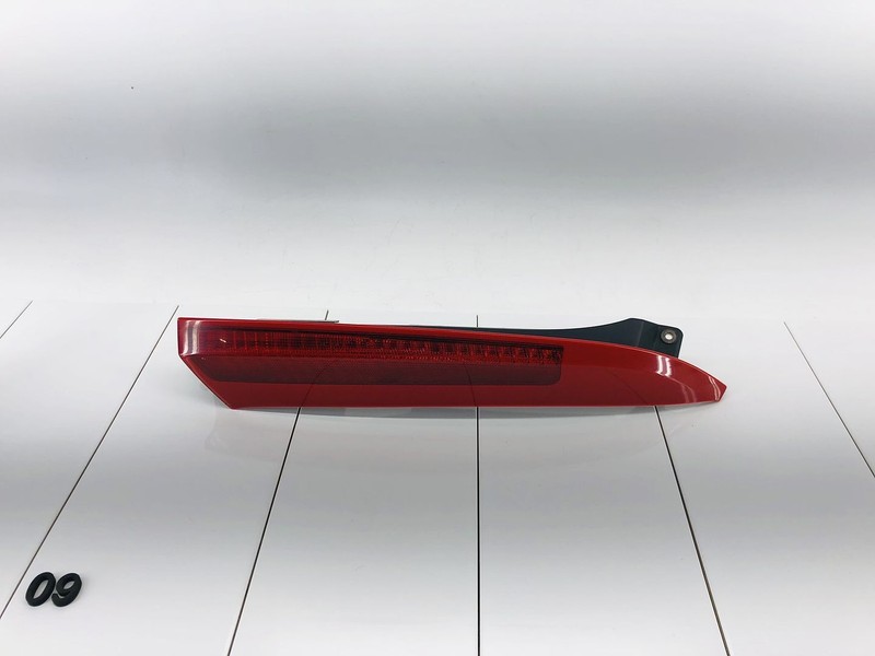 03-06 VOLVO XC90 REAR RIGHT PASSENGER SIDE TAIL LIGHT BRAKE UPPER LAMP OEM