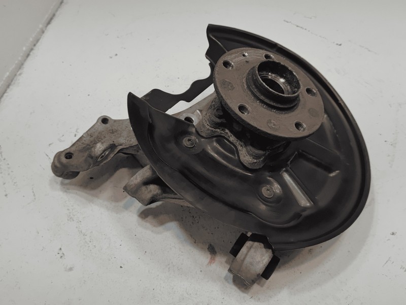 2018-25 Volkswagen Atlas AWD Rear Left Driver Side Wheel Spindle Knuckle Hub OEM