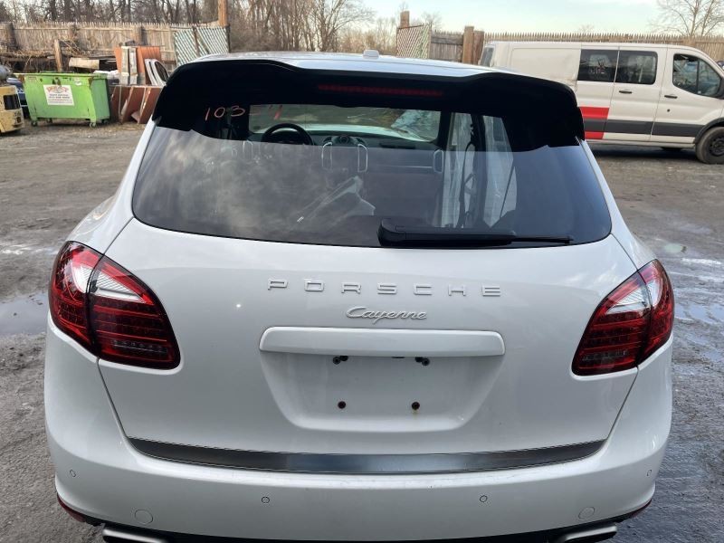 2011-2014 Porsche Cayenne Tail Gate White Power With Spoiler Privacy