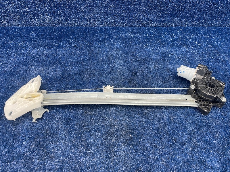 2016-2021 Honda Civic Front Right Passenger Power Window Regulator w/ Motor OEM