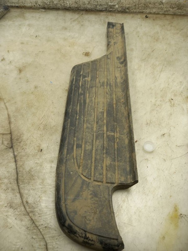 02 TOYOTA TACOMA REAR PASSENGER RIGHT BUMPER STEP PAD