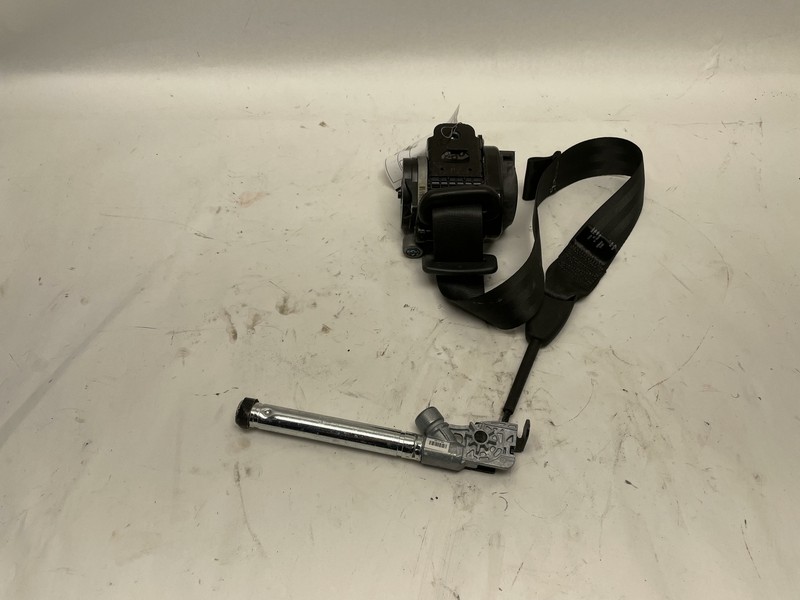 2013-2018 FORD FOCUS FRONT PASSENGER SEAT BELT SEATBELT BLACK RIGHT RETRACTOR