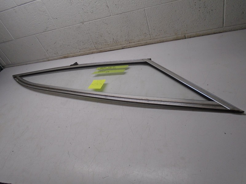 ZC 1995 Sea Ray 586 ZP STB Right Driver Wing Water Bonnet