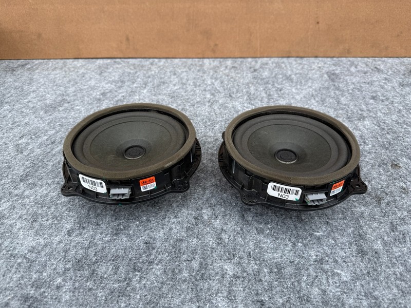 KIA STINGER 2018-2023 OEM REAR LEFT AND RIGHT DOOR SPEAKERS HARMAN KARDON (PAIR)