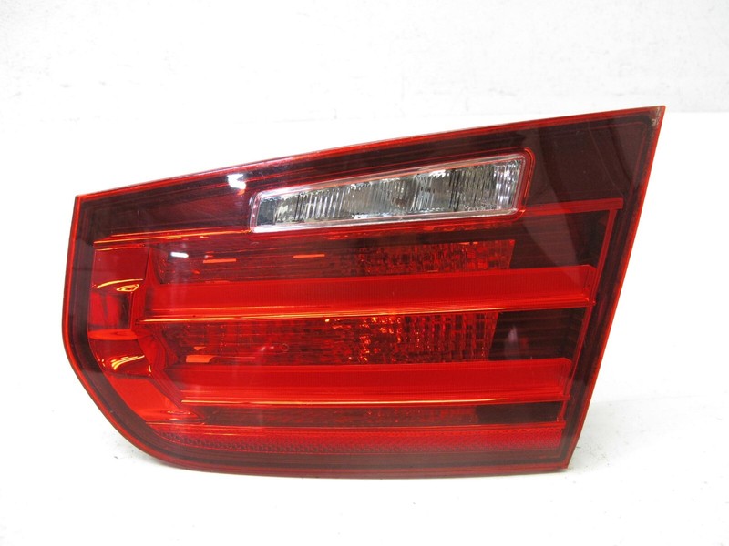 12-15 BMW F30 328i M3 SEDAN TRUNK MOUNTED TAIL LIGHT LAMP REAR RIGHT INNER 03052