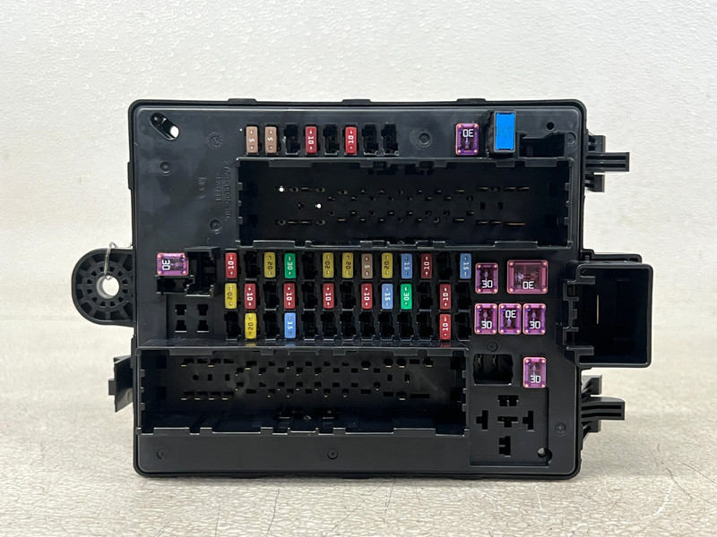 ⭐2021-2023 GMC ACADIA DENALI REAR FUSE RELAY JUNCTION BOX BLOCK OEM LOT2689