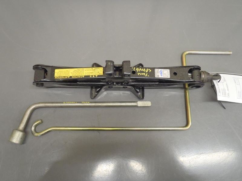 Jack and Tool Kit Assembly 09111-50051 Fits 2005-2011 Scion TC 42546