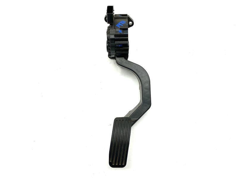 Accelerator Gas Pedal 04581697AA Fits 2015-2017 Chrysler 200 81580