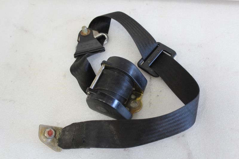 1981 1982 1983 1984 1985 MERCEDES 300SD W126 RIGHT REAR SEAT BELT 1268601085
