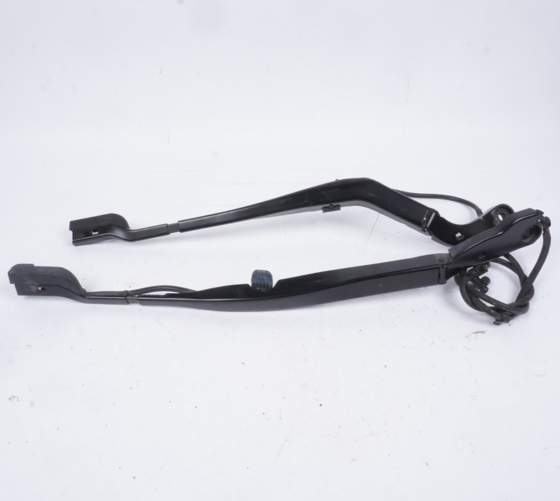 2021 - 2023 Polestar 2 Windshield Wiper Arm Left & Right OEM