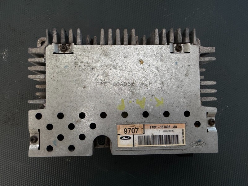96 97 MERCURY COUGAR & FORD THUNDERBIRD PREMIUM AUDIO STOCK OEM AMPLIFIER AMP
