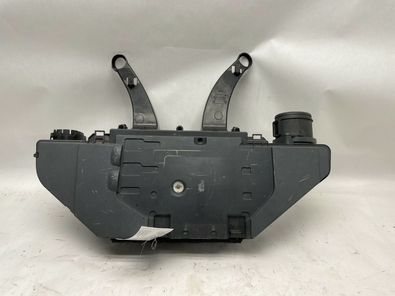 2009-2013 BMW X5 (E70) 3.0L TWIN TURBO M57Y DIESEL ENGINE AIR INTAKE FILTER BOX