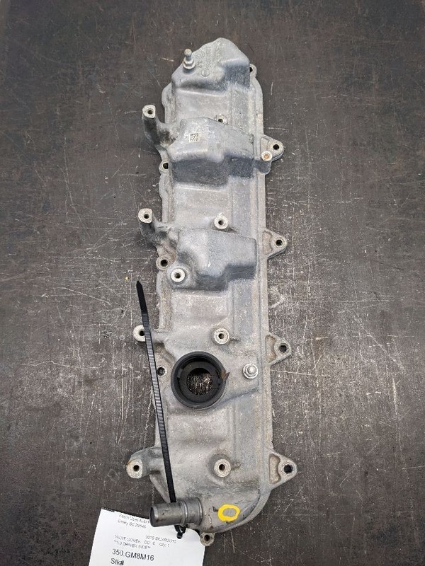 GM Valve Cover Driver Side 2016-2021 5.3L 6.0L 6.2L Escalade OEM 1271384 1176350