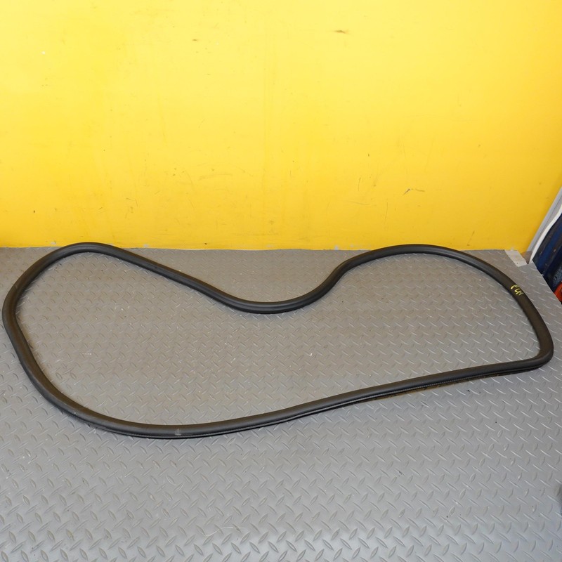 2017-2023 CHEVROLET BOLT EV FRONT LEFT DOOR BODY WEATHERSTRIP SEAL OEM 42588069